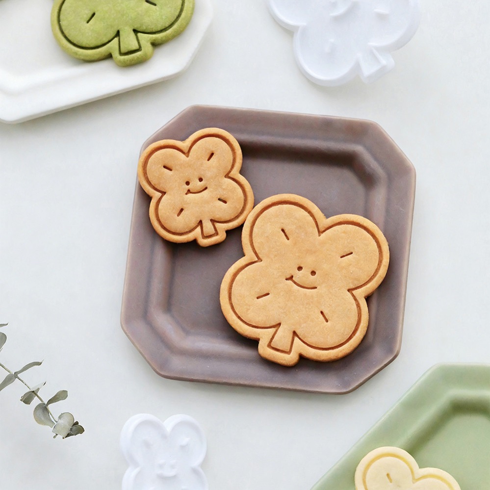Lucky Four-Leaf Clover Cookie  - Kitchen Baking Supplies avis et prix