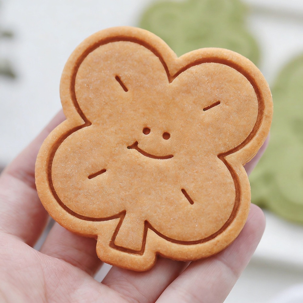 Lucky Four-Leaf Clover Cookie  - Kitchen Baking Supplies avis et prix